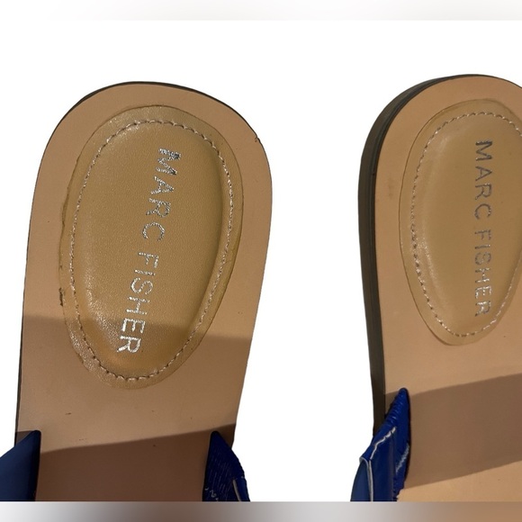 Marc Fisher Bornie Sandals Blue Lucite with Silver Studded Double Straps Sz 11 - Picture 6 of 8